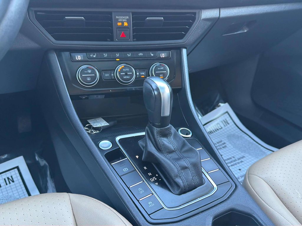 Photo 20 of this VOLKSWAGEN JETTA