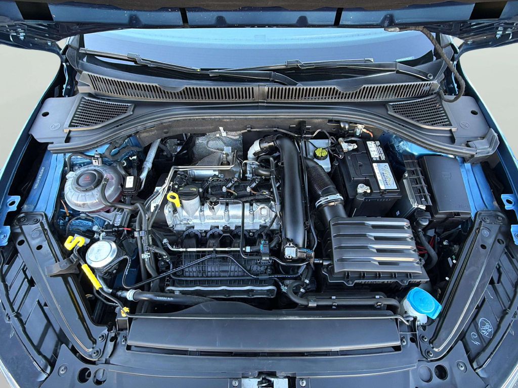 Photo 27 of this VOLKSWAGEN JETTA