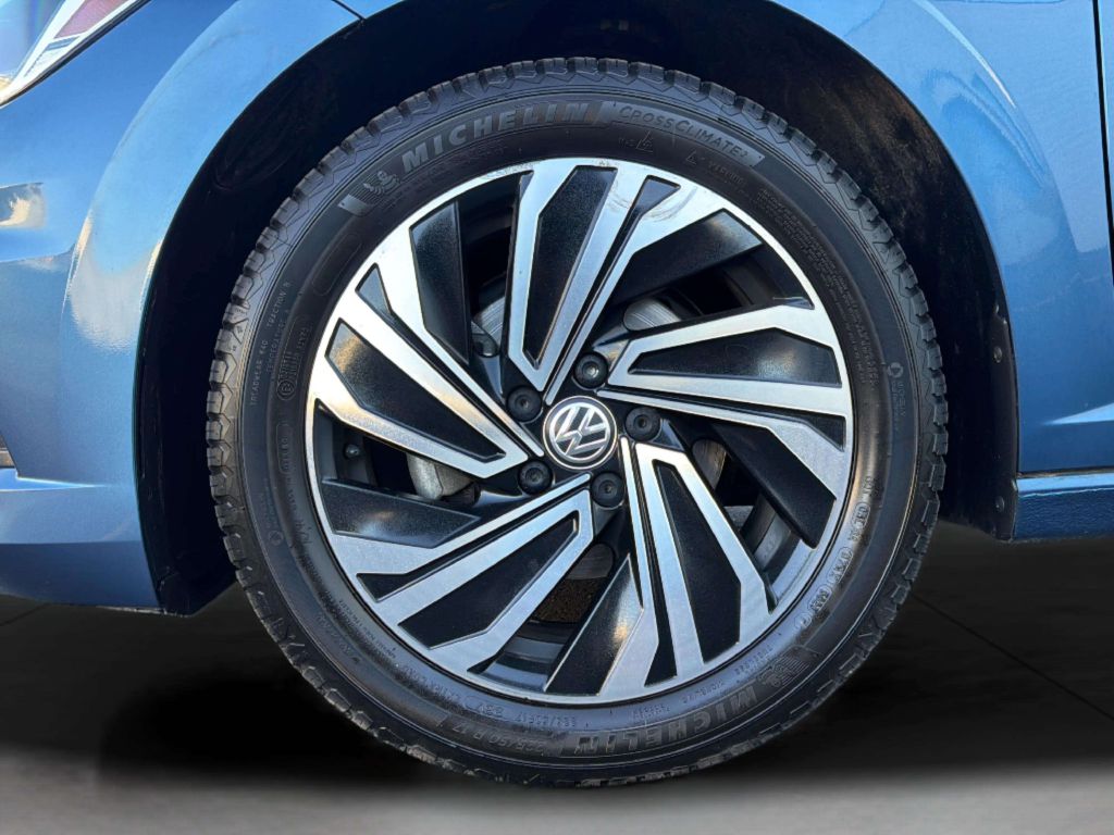 Photo 29 of this VOLKSWAGEN JETTA