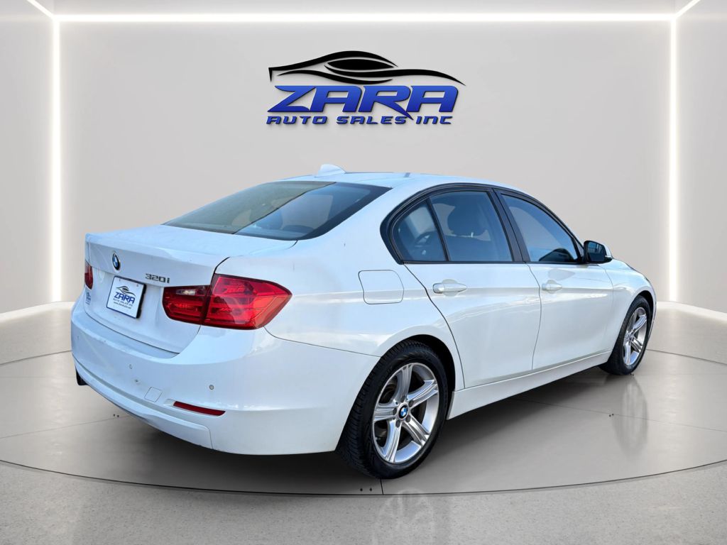 Photo 7 of this BMW 3 SERIES