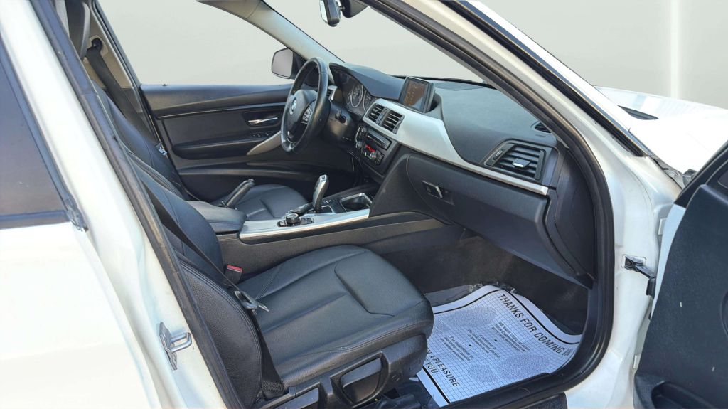 Photo 15 of this BMW 3 SERIES