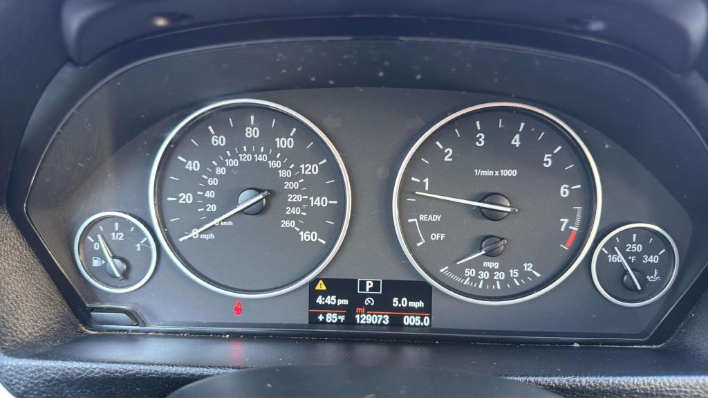 Photo 24 of this BMW 3 SERIES