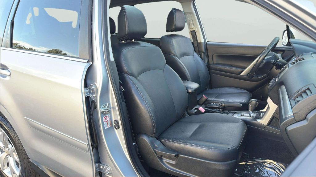 Photo 14 of this SUBARU FORESTER