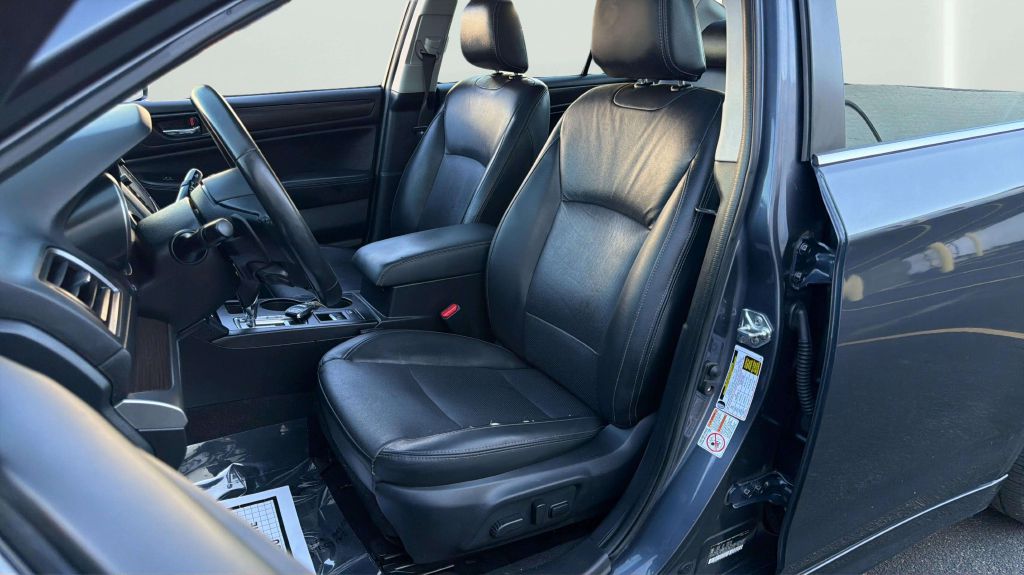 Photo 12 of this SUBARU LEGACY