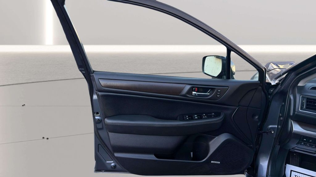 Photo 17 of this SUBARU LEGACY