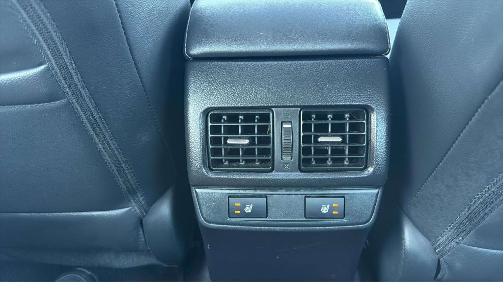 Photo 20 of this SUBARU LEGACY