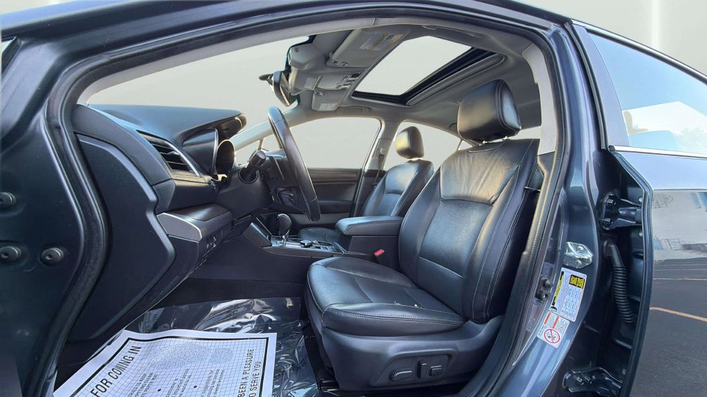 Photo 32 of this SUBARU LEGACY