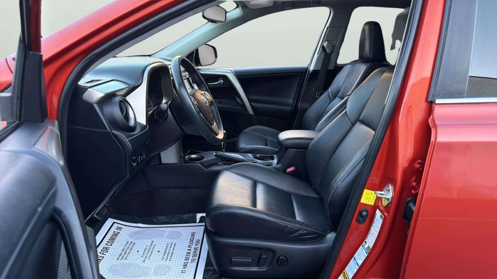 Photo 11 of this TOYOTA RAV4