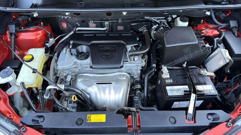 Photo 32 of this TOYOTA RAV4