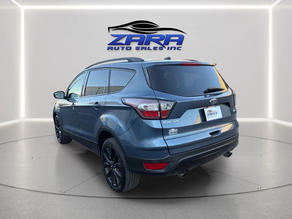Photo 5 of this FORD ESCAPE
