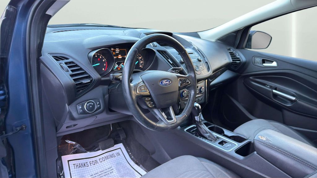 Photo 17 of this FORD ESCAPE