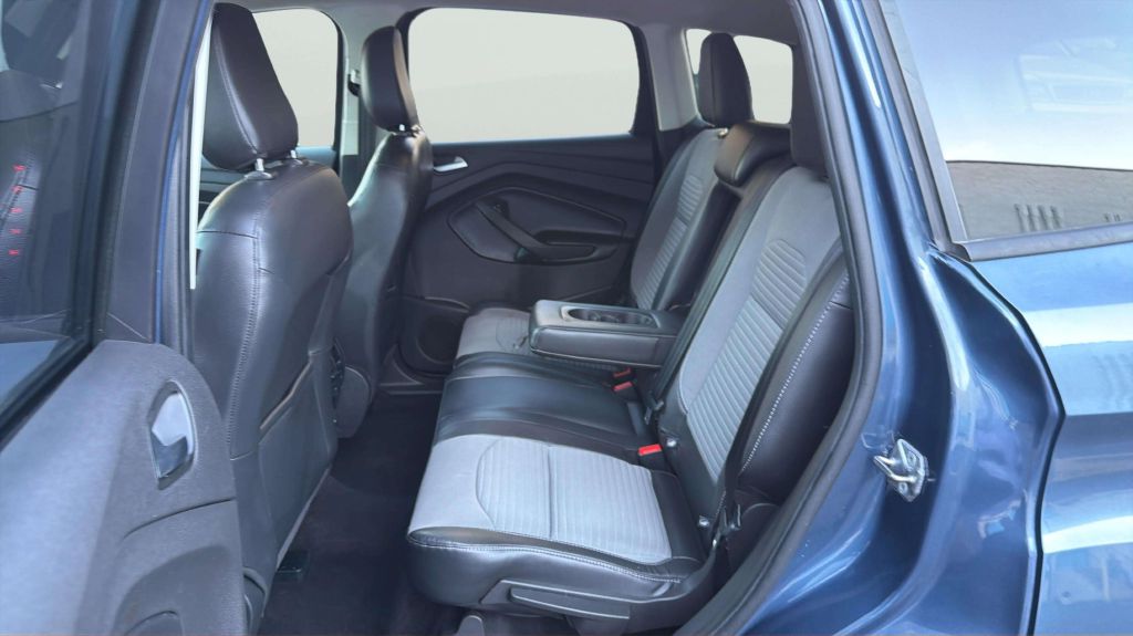 Photo 19 of this FORD ESCAPE