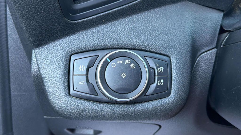 Photo 27 of this FORD ESCAPE