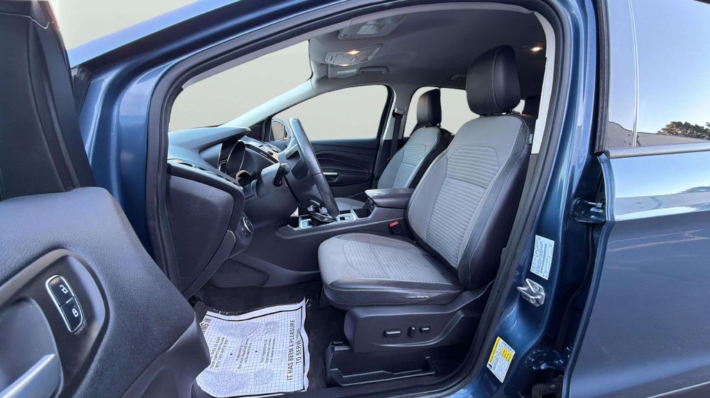 Photo 28 of this FORD ESCAPE