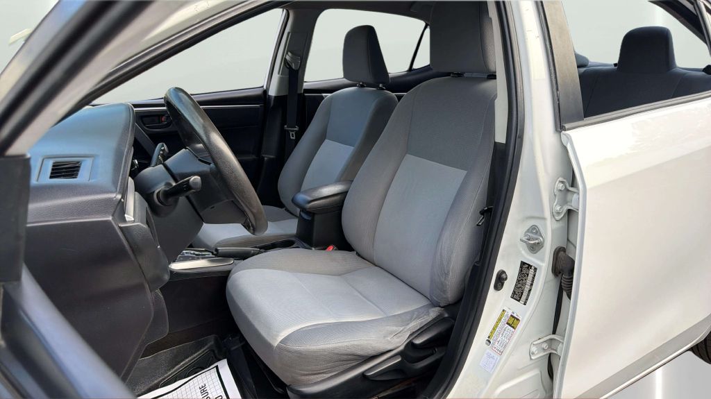 Photo 12 of this TOYOTA COROLLA