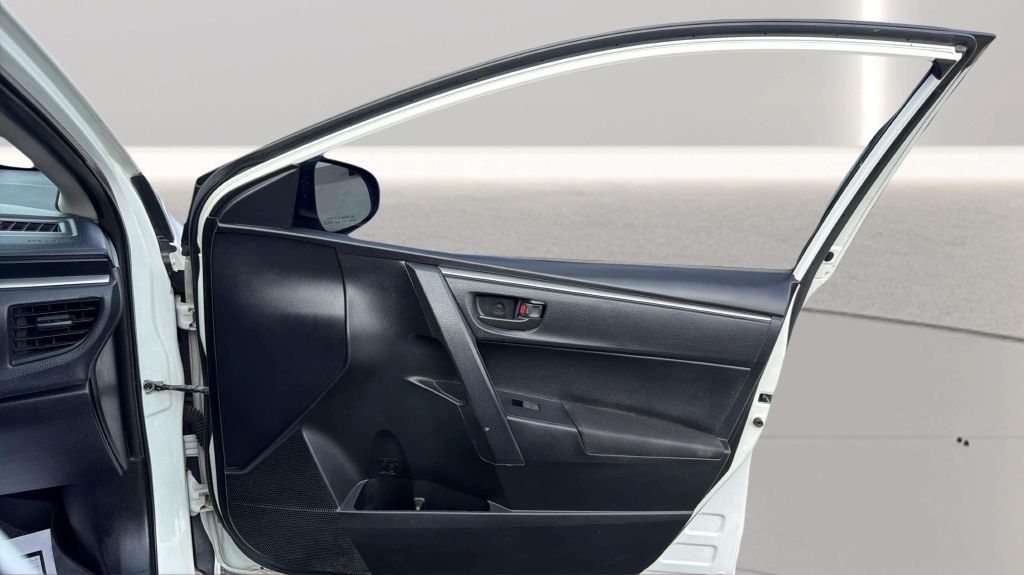Photo 16 of this TOYOTA COROLLA