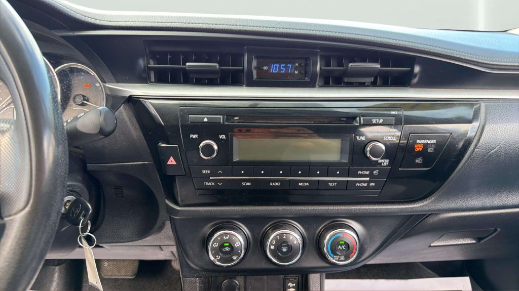 Photo 21 of this TOYOTA COROLLA