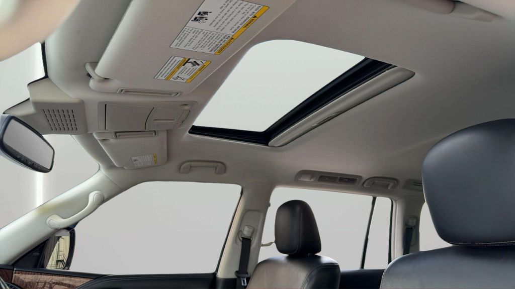 Photo 19 of this NISSAN ARMADA