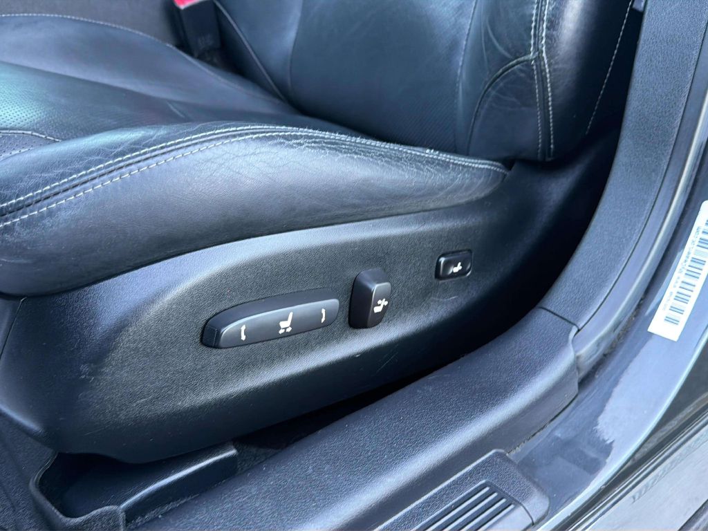 Photo 12 of this LEXUS IS 250