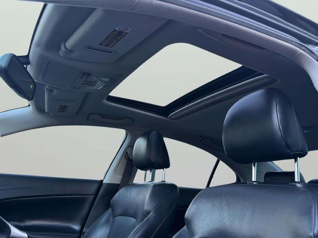 Photo 14 of this LEXUS IS 250