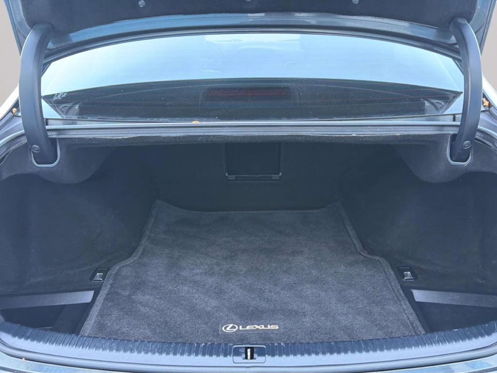 Photo 28 of this LEXUS IS 250
