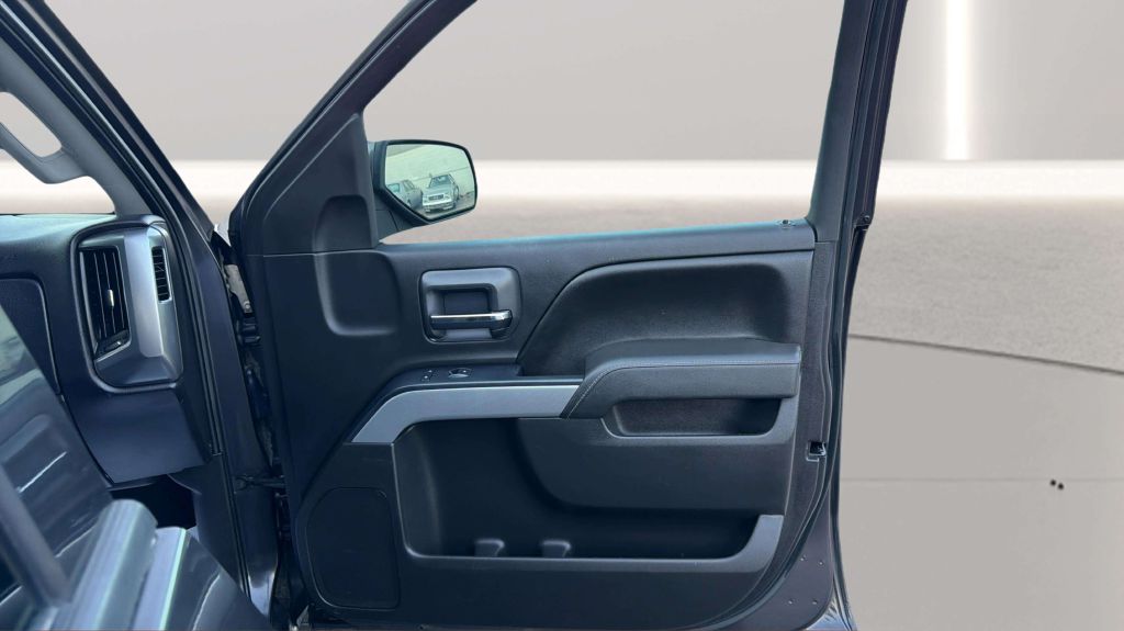 Photo 16 of this CHEVROLET SILVERADO 1500