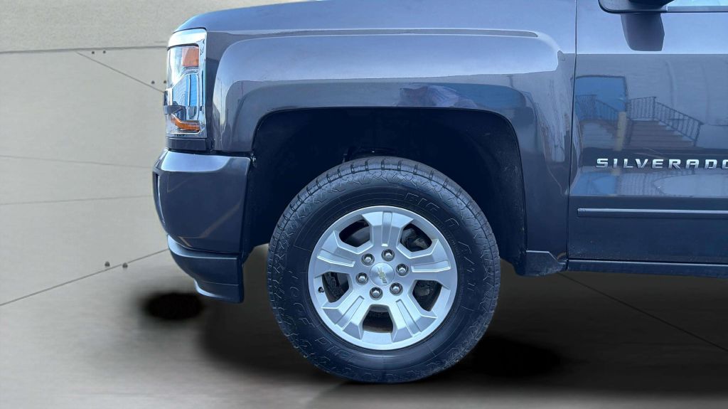 Photo 31 of this CHEVROLET SILVERADO 1500