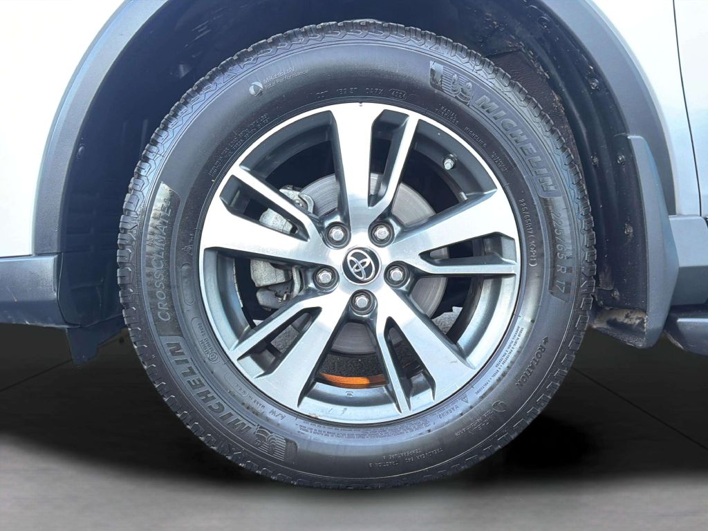 Photo 30 of this TOYOTA RAV4