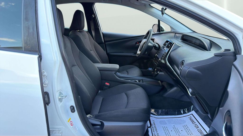 Photo 13 of this TOYOTA PRIUS