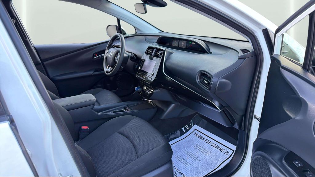 Photo 15 of this TOYOTA PRIUS