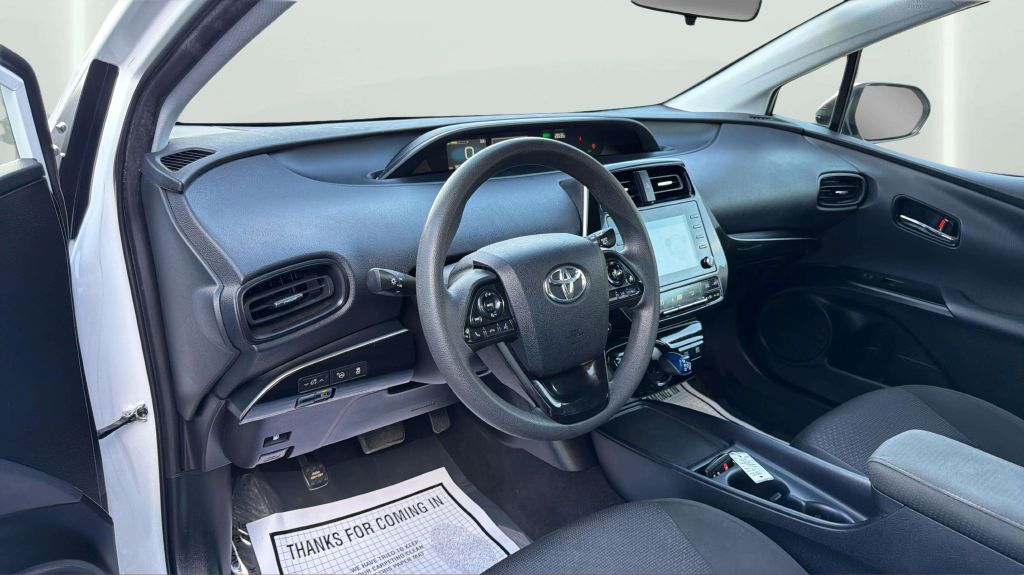 Photo 17 of this TOYOTA PRIUS