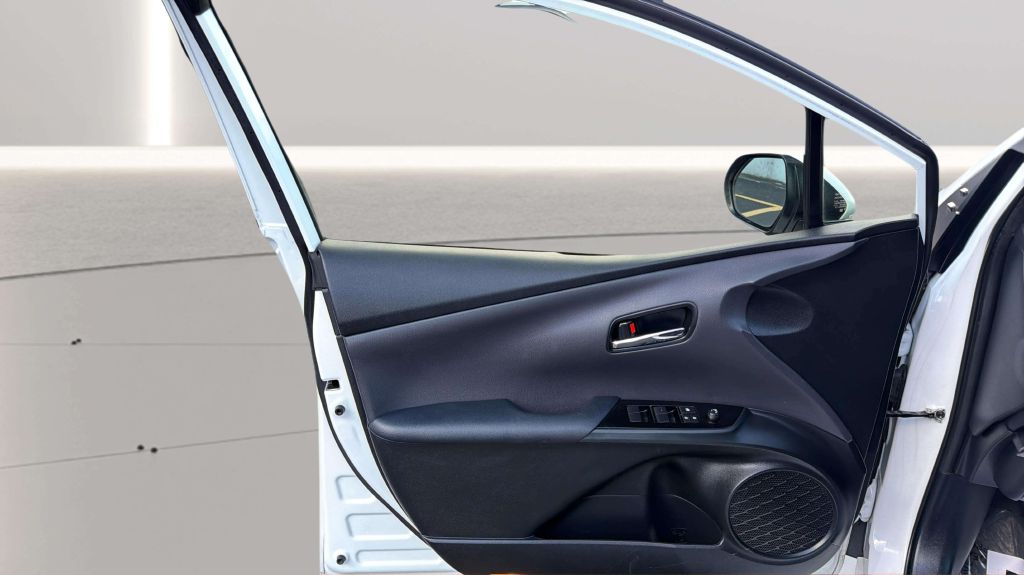Photo 18 of this TOYOTA PRIUS