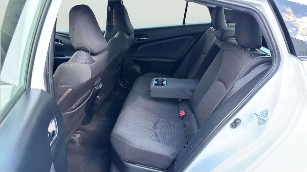 Photo 19 of this TOYOTA PRIUS
