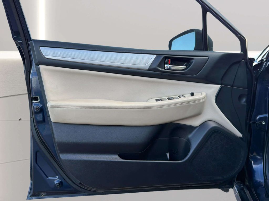 Photo 15 of this SUBARU LEGACY