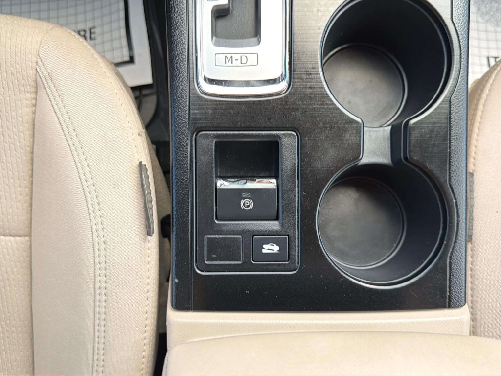 Photo 21 of this SUBARU LEGACY