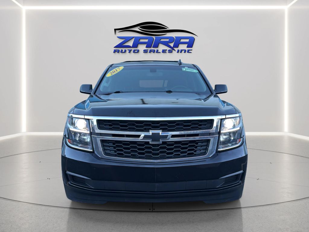 Photo 2 of this CHEVROLET SUBURBAN