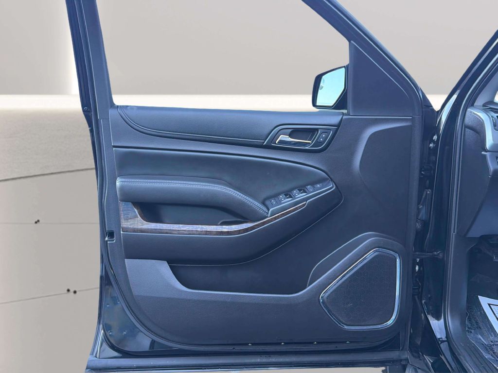 Photo 14 of this CHEVROLET SUBURBAN