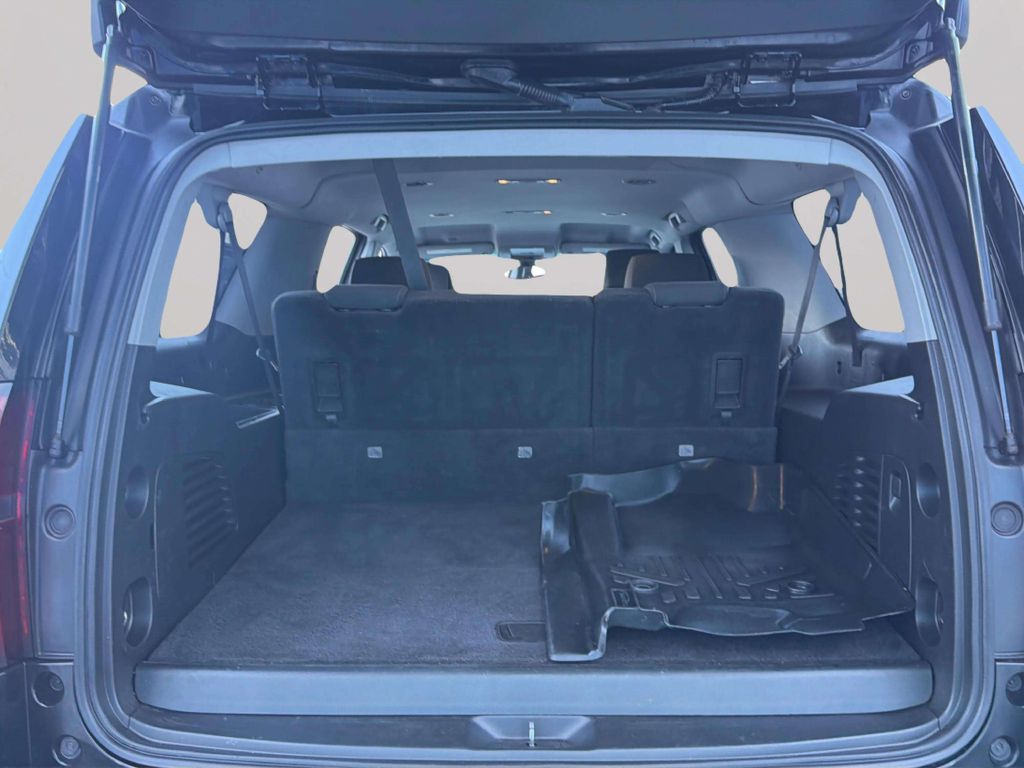 Photo 29 of this CHEVROLET SUBURBAN