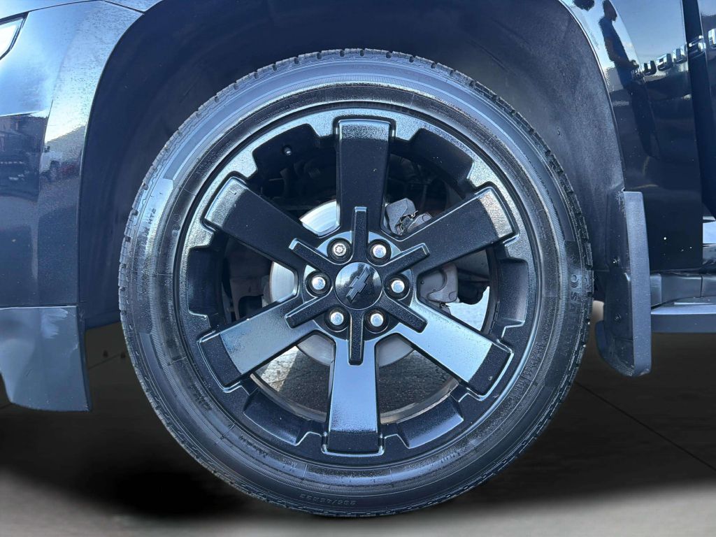 Photo 30 of this CHEVROLET SUBURBAN