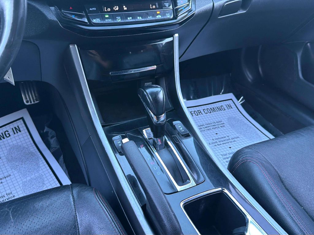 Photo 19 of this HONDA ACCORD