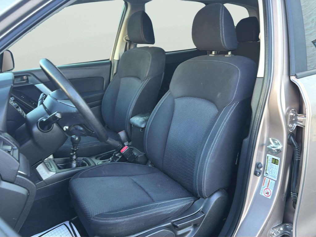 Photo 11 of this SUBARU FORESTER