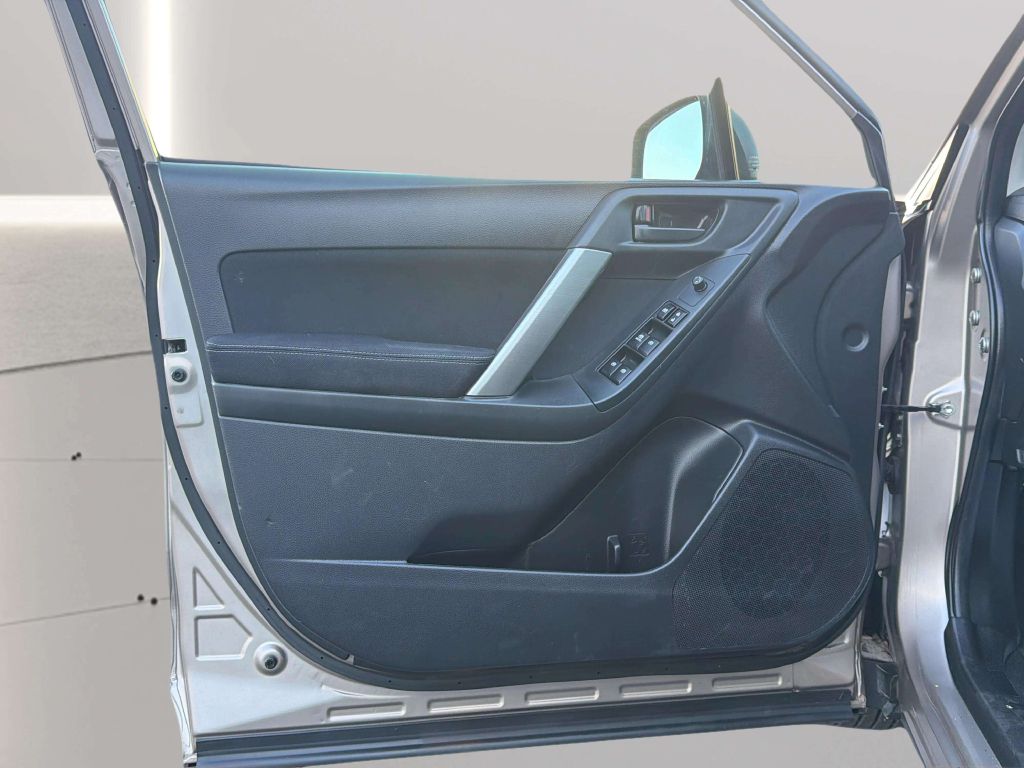 Photo 14 of this SUBARU FORESTER