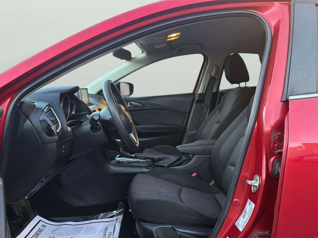 Photo 11 of this MAZDA MAZDA3