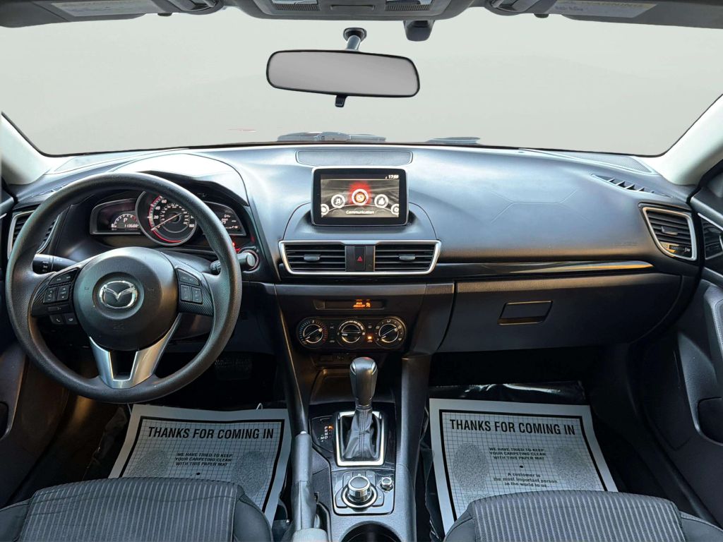 Photo 16 of this MAZDA MAZDA3