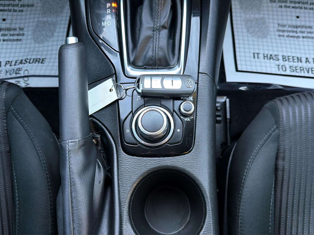 Photo 18 of this MAZDA MAZDA3
