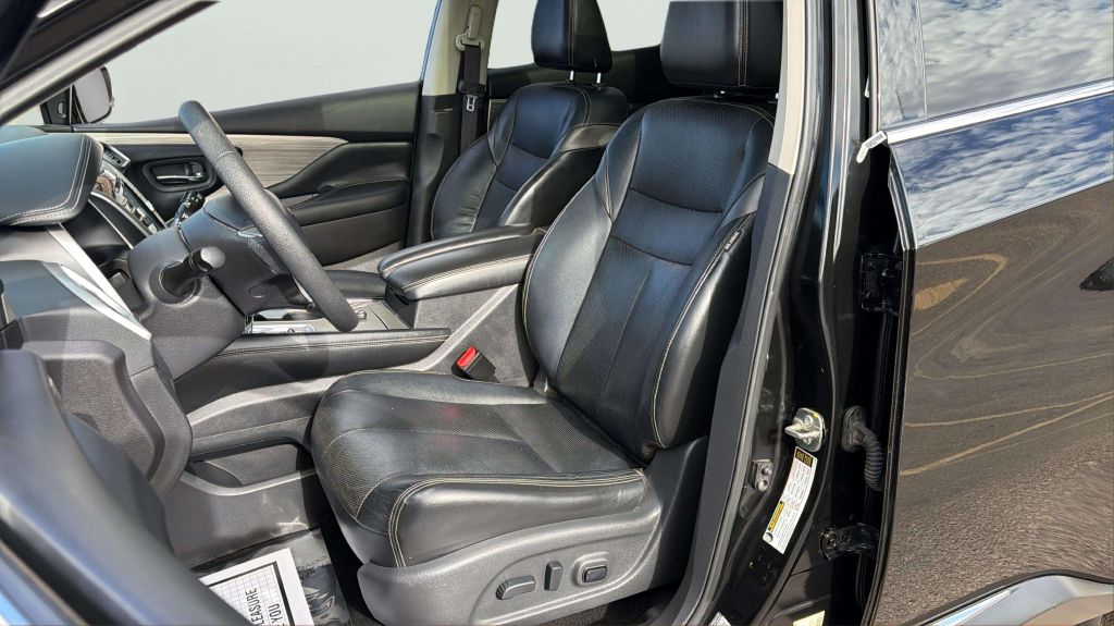 Photo 12 of this NISSAN MURANO