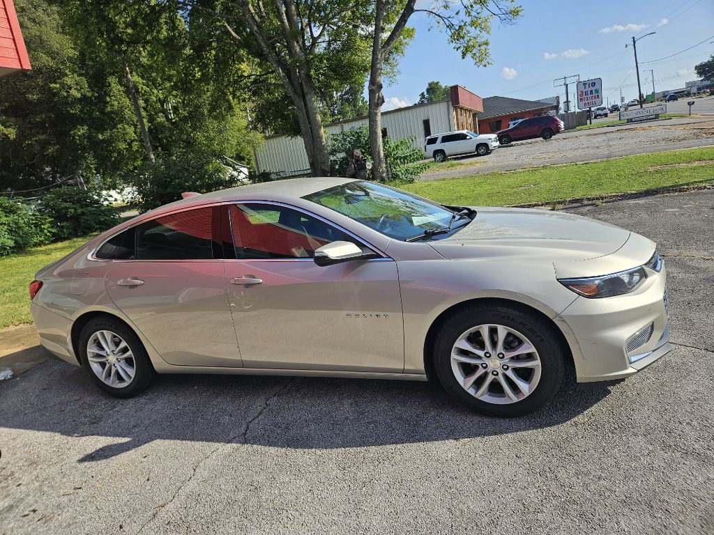 Photo 3 of this CHEVROLET MALIBU