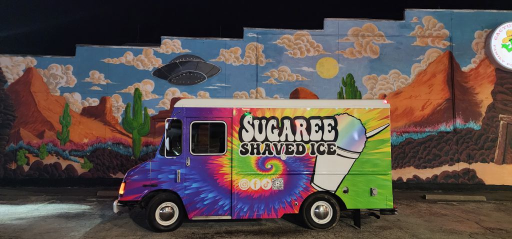 Photo 15 of this WORKHORSE CUSTOM CHA FOOD TRUCK