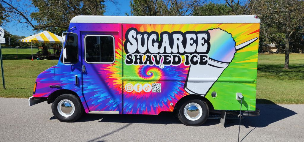 Photo 5 of this WORKHORSE CUSTOM CHA FOOD TRUCK