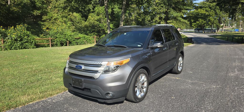 Photo 2 of this FORD EXPLORER